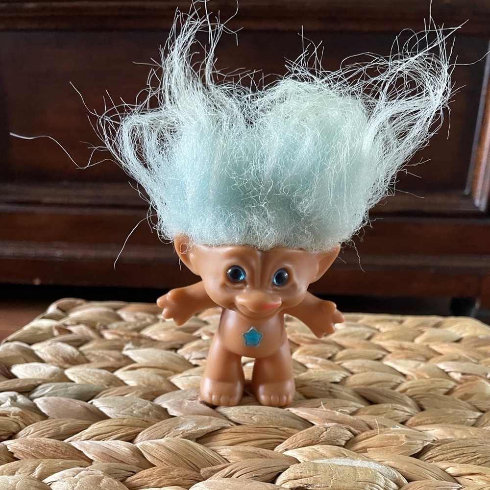 Vintage Treasure Trolls ice blue hair and star gem